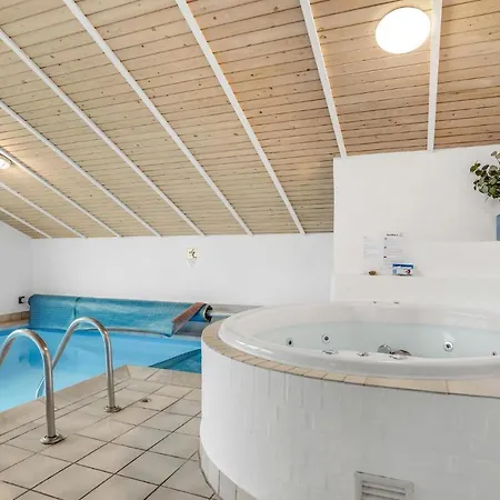 3 Bedroom Cozy In Dom wakacyjny *