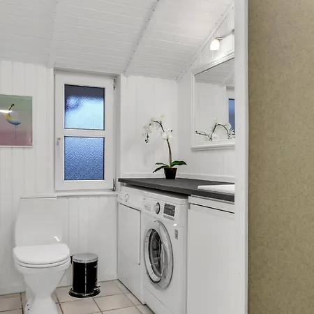 3 Bedroom Cozy In *