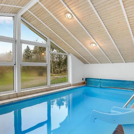 3 Bedroom Cozy In Dom wakacyjny *