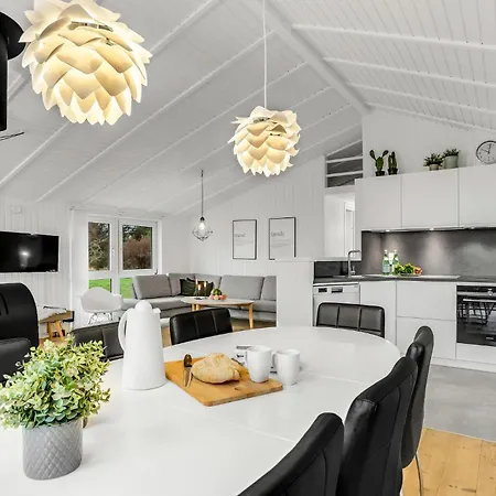 3 Bedroom Cozy In Dom wakacyjny Jerup